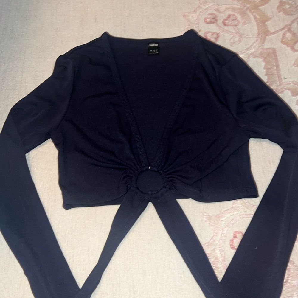 Ring tie top